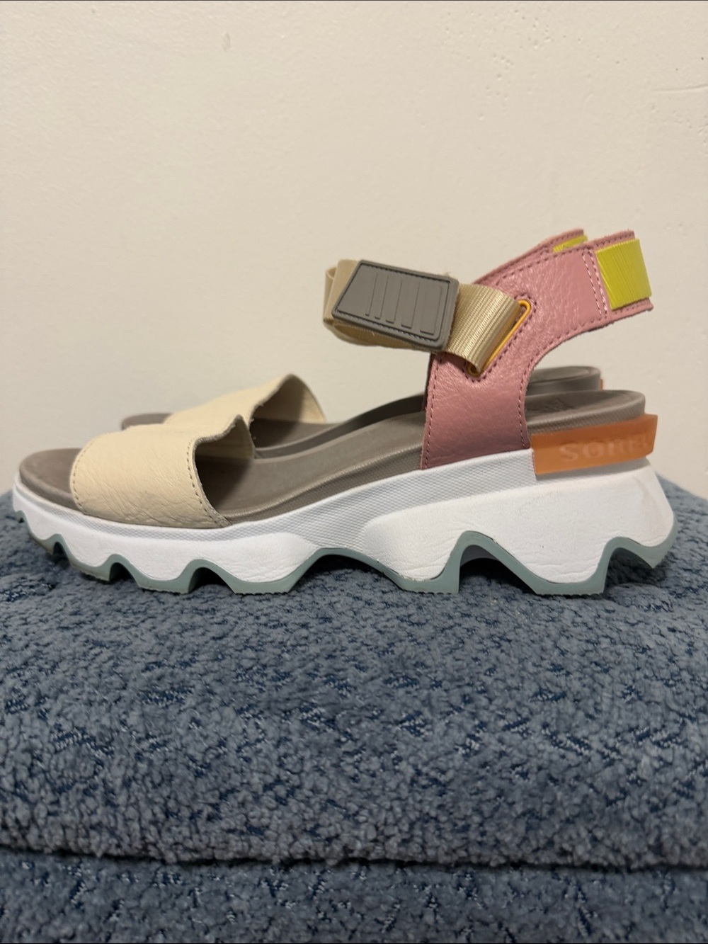 Sorel  Women's Kinetic Sandal Chalk Pink Rose - Picture 5 of 8
